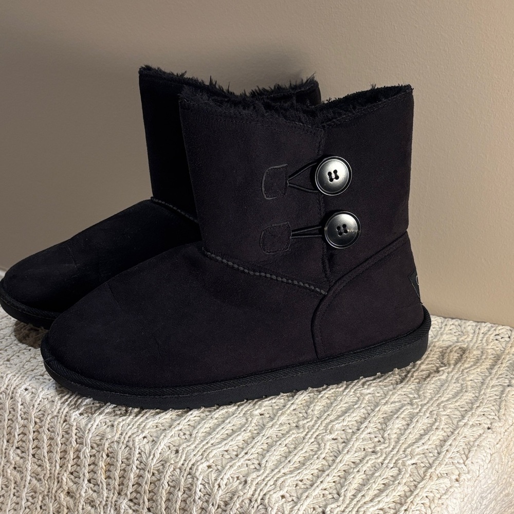 Women's Black Button-Accent Boots